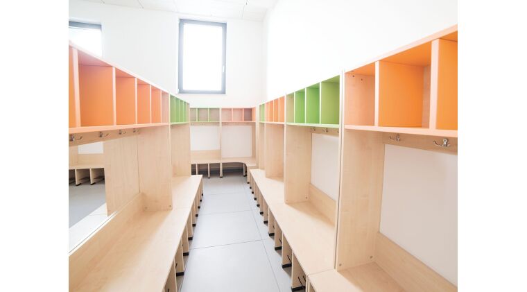 Square Cloakroom 2 - 6512643B_6.jpg