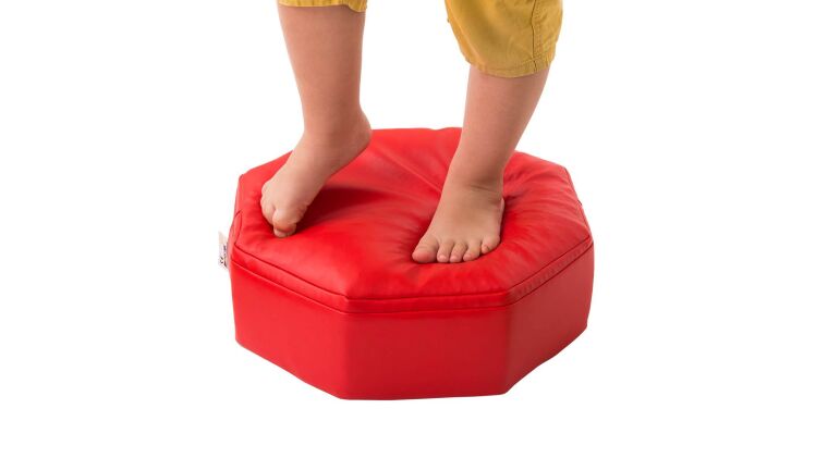 Platform filled with peas - 4641520_2.jpg