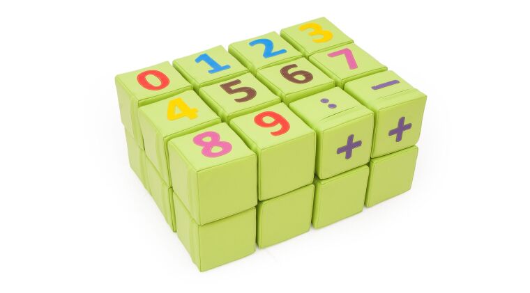 Numbers - small cubes - 4640317_2.jpg