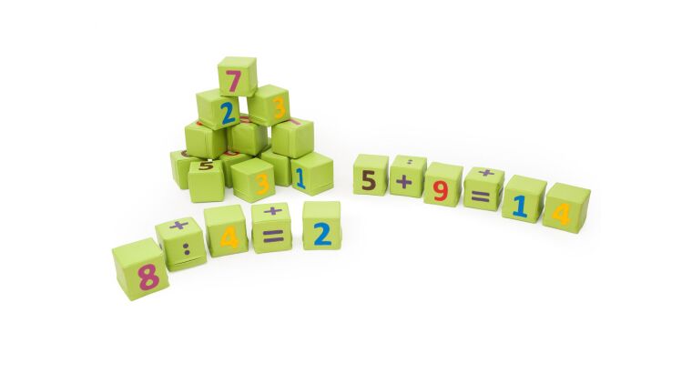 Numbers - small cubes - 4640317_3.jpg